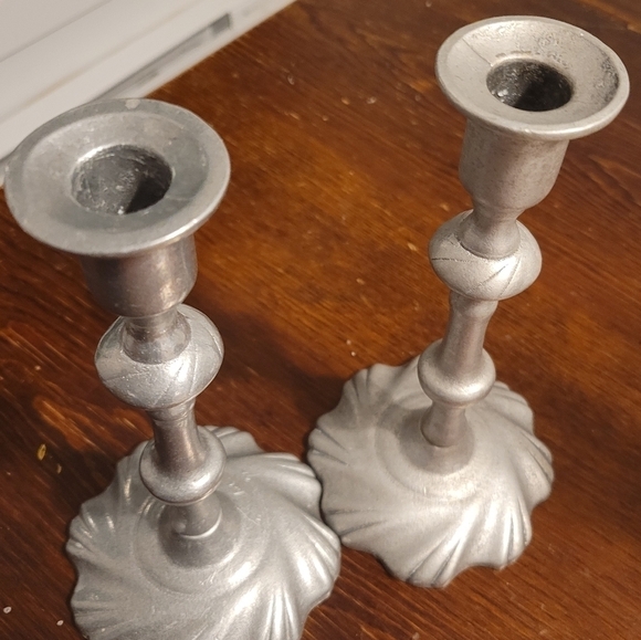 Two Pewter 9“ Taper Candle Stick Holders Wilton Columbia USA Silver Gray Metal - Picture 3 of 6